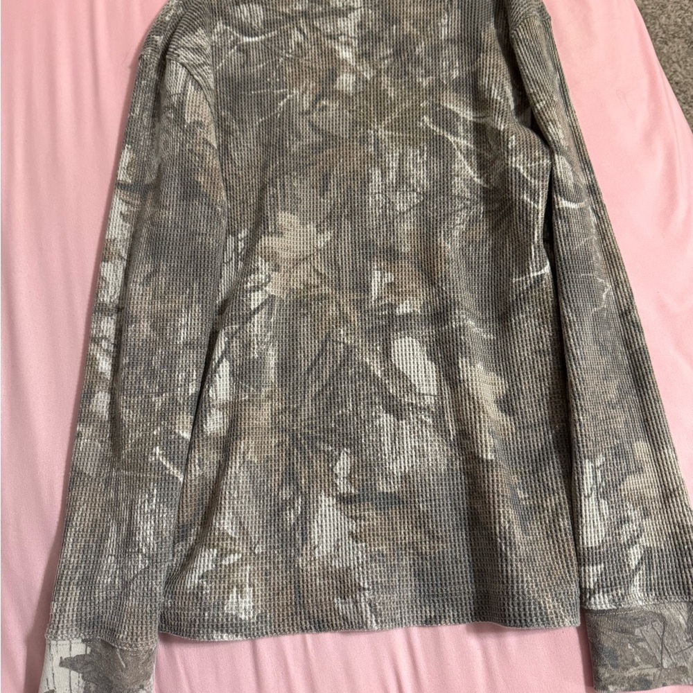 Hollister Men’s Relaxed Thermal Waffle Knit Camo Crew Neck Long Sleeve - Picture 5 of 5